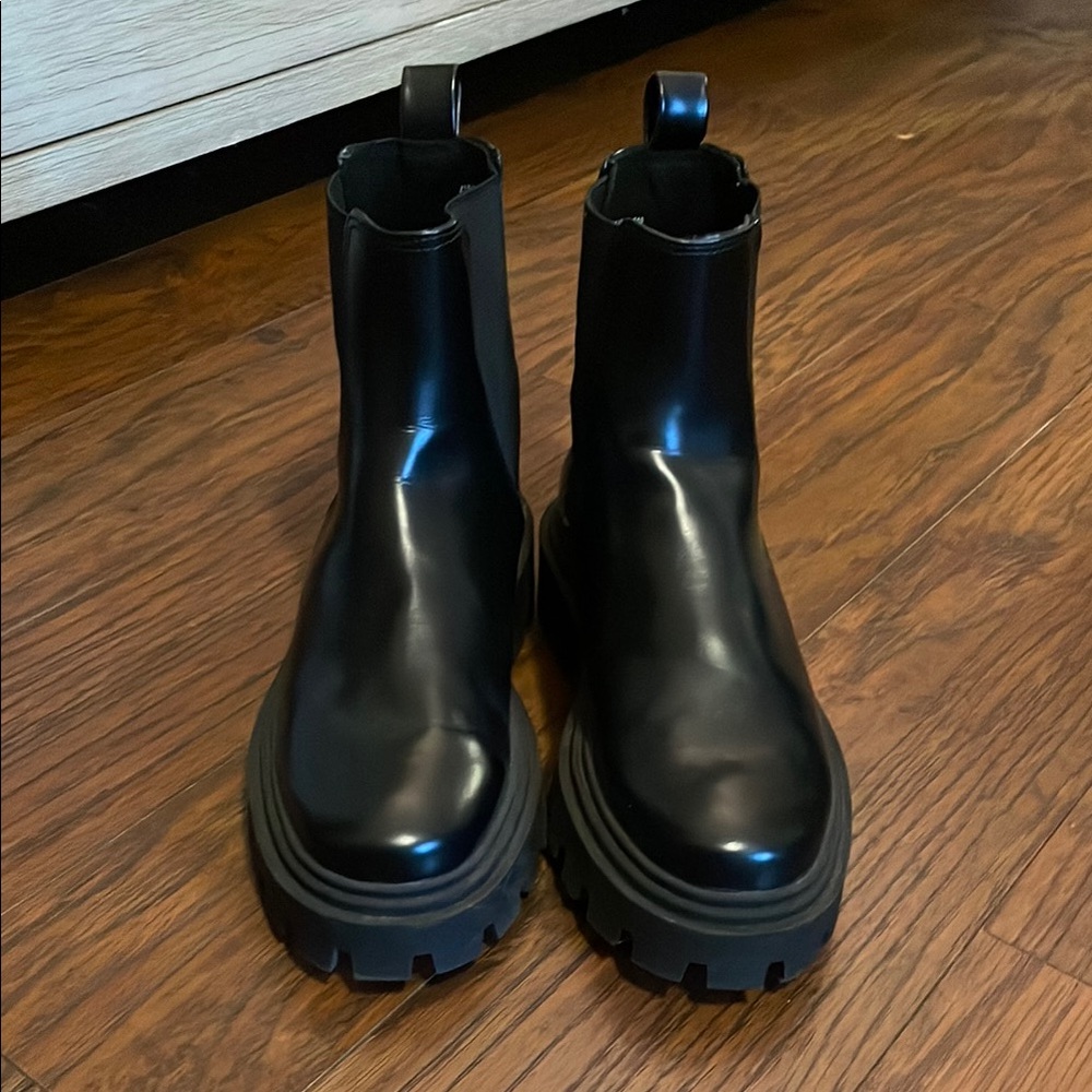 Zara Black Chunky Chelsea Boots
